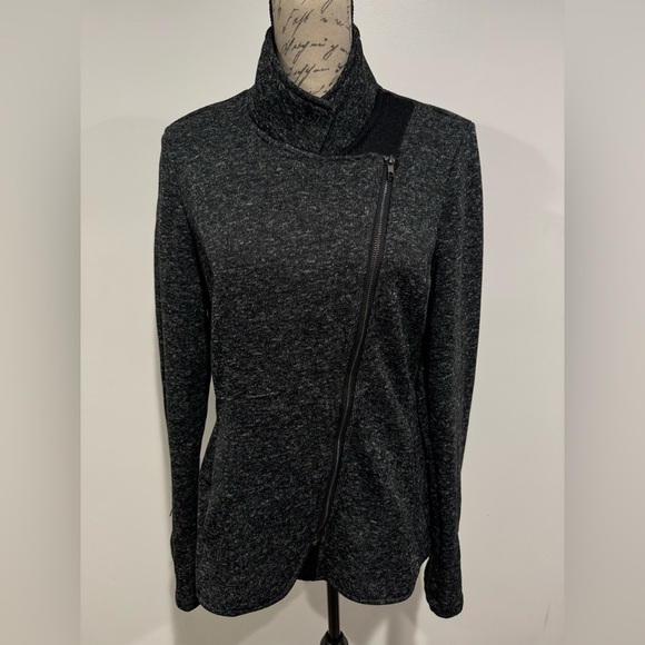 Fabletics Calypso Jacket Black Full Zip Athletic Size Large - Picture 4 of 12